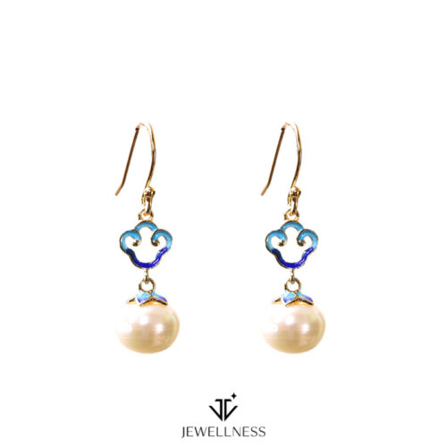 Azure Pearl Collection - Pearl Chinese Lucky Moon Sterling Silver God Plated Earrings SQTP003